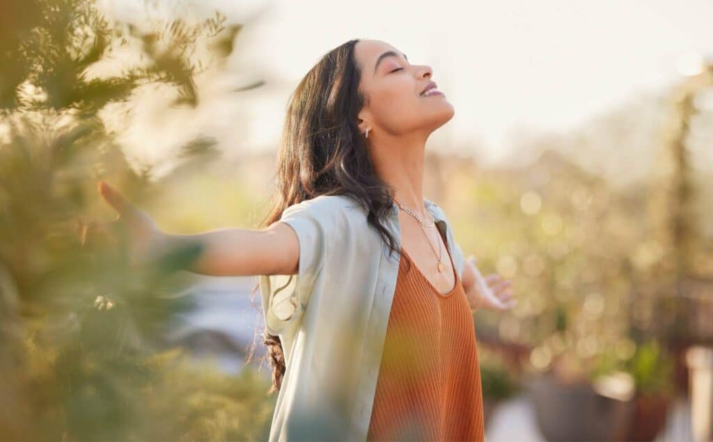 Woman experiencing positive results from cognitive behavioral therapy in Philadelphia.