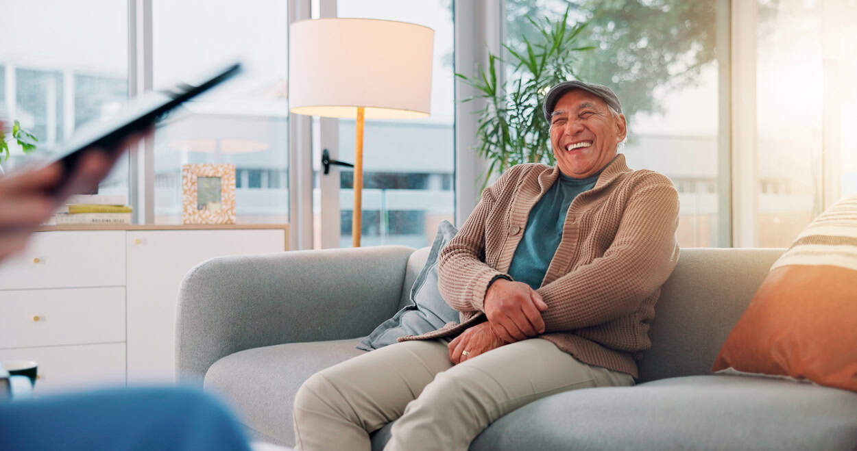 A man works through unresolved trauma through therapy focused on IFS in Philadelphia.